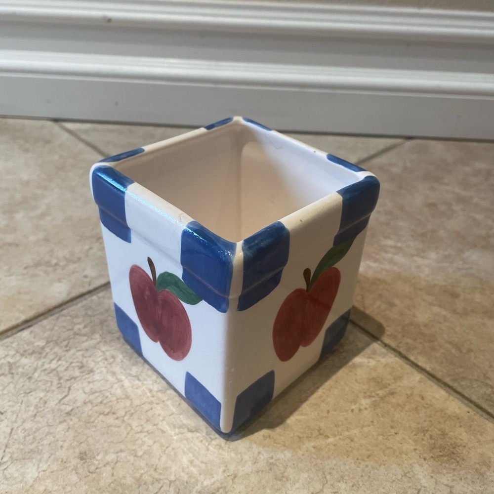 Vintage 4" canister/utensil holder.